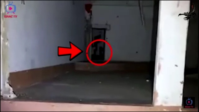 Durban Paranormal-Featuring El Payaso De La Toledo-While investigating a shadowy figure apparition is seen walking across a doorway