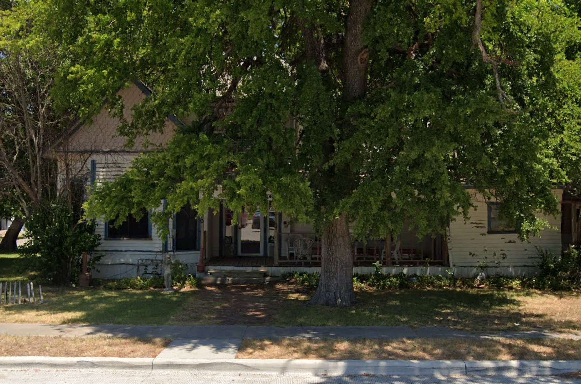 Hill House Manor, Gainesville, Texas